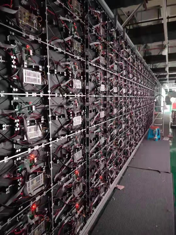 মসজিদের মঞ্চের জন্য মাল্টিস্কেন ইনডোর এলইডি ডিসপ্লে স্ক্রিন 1200cd/Sqm