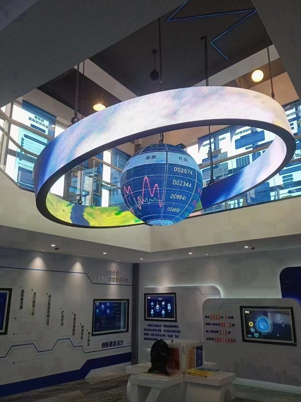 বৃত্তাকার পাতলা নমনীয় LED ডিসপ্লে স্ক্রিন P1.8 P2 P2.5 P3 পূর্ণ রঙ